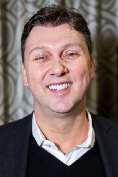 Warren Carlyle Photo