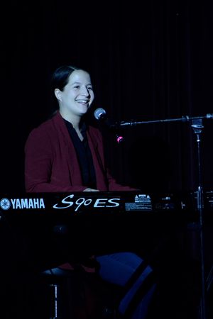 Shaina Taub @ BroadwayWorld Shaina Taub Photo