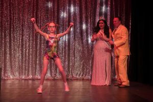 Sophie Kaegi, Jennifer Ledesma and David Besky @ BroadwayWorld Sophie Kaegi, Jennifer Ledesma and David Besky Photo