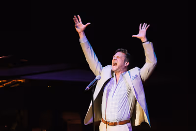 Raul Esparza Photo