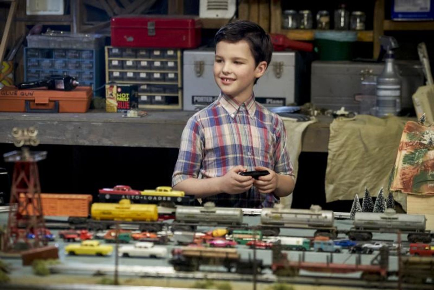 PHOTO: CBS Reveals Debut Date, First Look at YOUNG SHELDON Starring Iain Armitage  Image