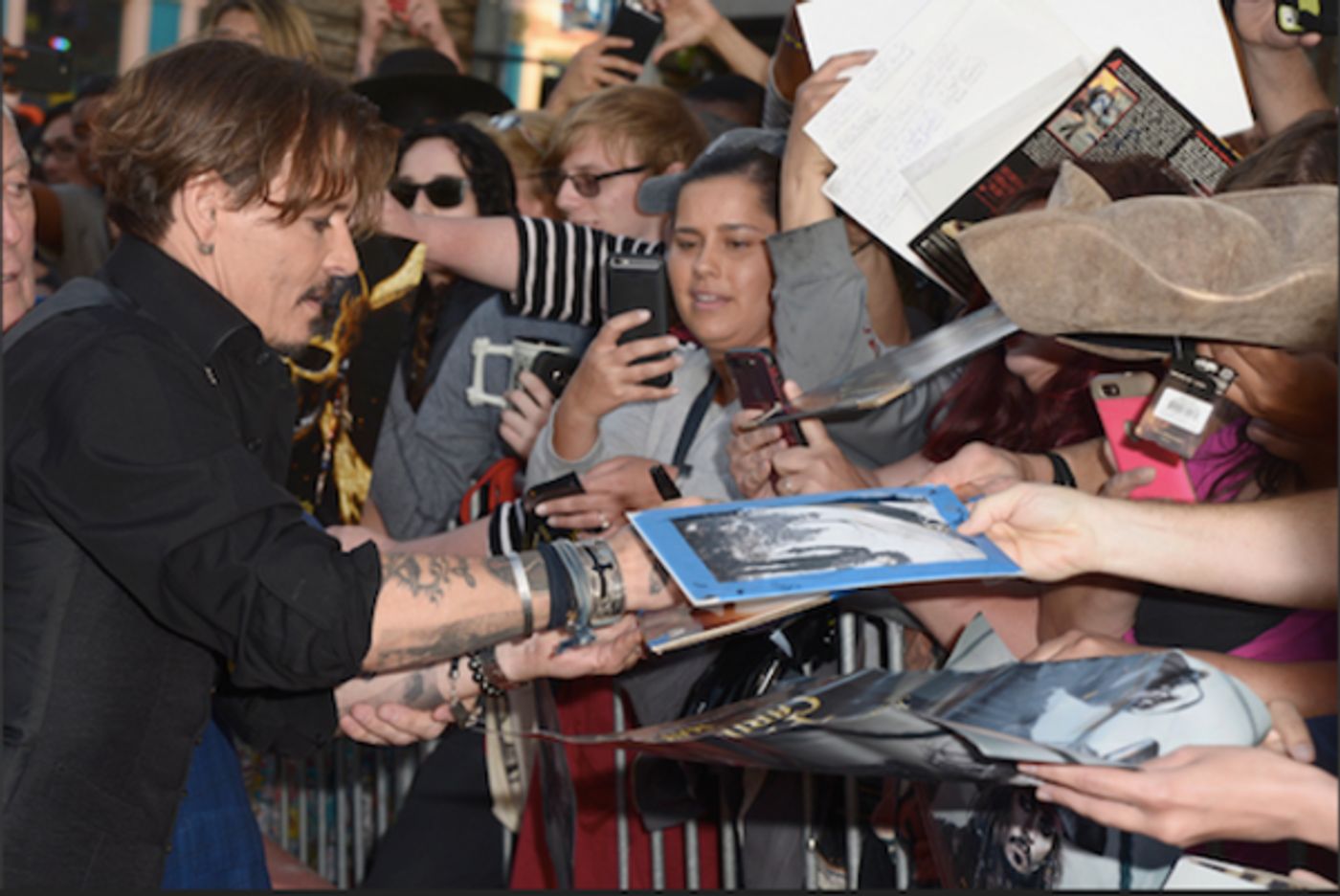 Photo Flash: Johnny Depp & More Attend PIRATES OF THE CARIBBEAN: DEAD MEN TELL NO TALES L.A. Premiere  Image