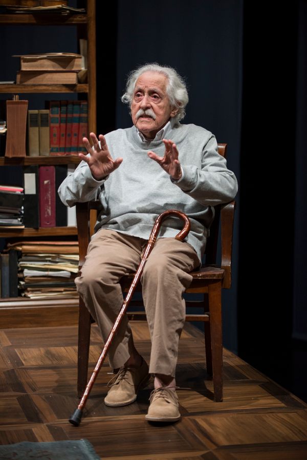 Mike Nussbaum Photo
