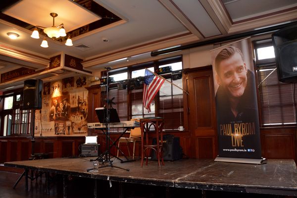 Paul Byrom Live Photo