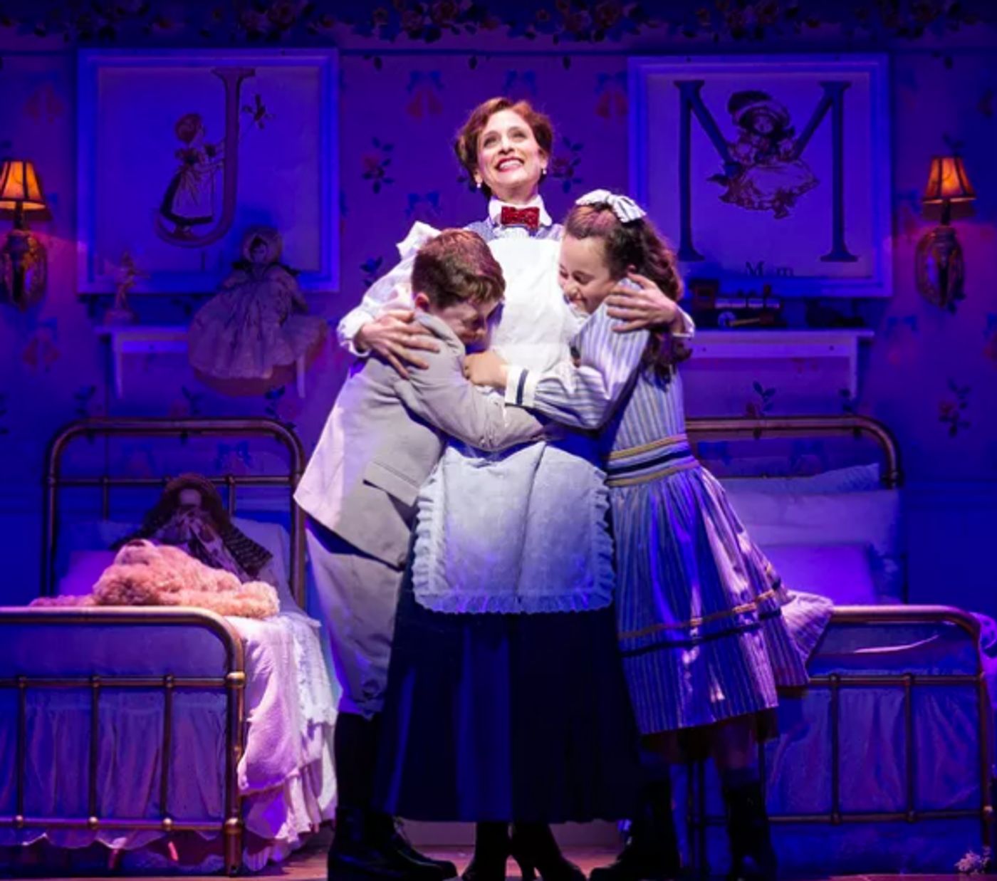 Interview: Elena Shaddow Takes Flight in Paper Mill's MARY POPPINS!  Image