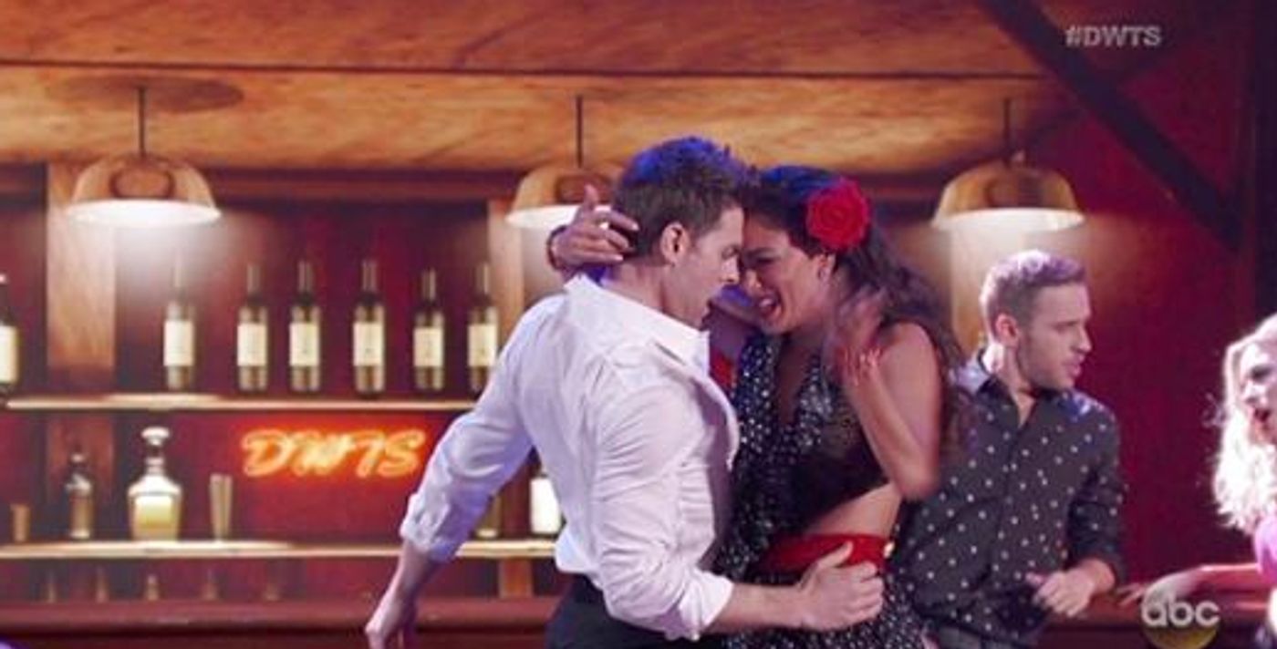 VIDEO: Nicole Scherzinger & Cole Prattes Perform DIRTY DANCING Preview on DWTS  Image