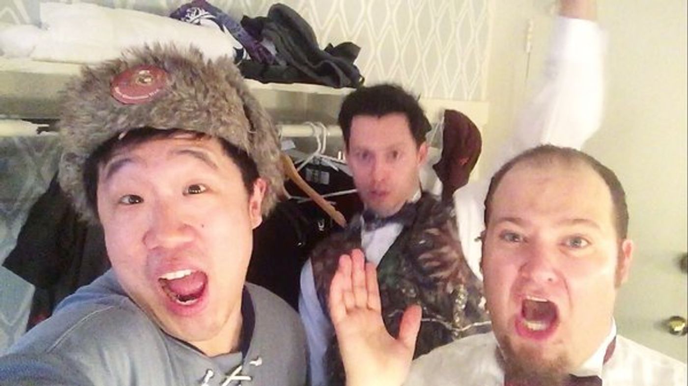 Photo Flash: GROUNDHOG DAY Vogues Before Act 2, HAMILTON Chicago Shares Make Up Routine, and More Saturday Intermission Pics!  Image