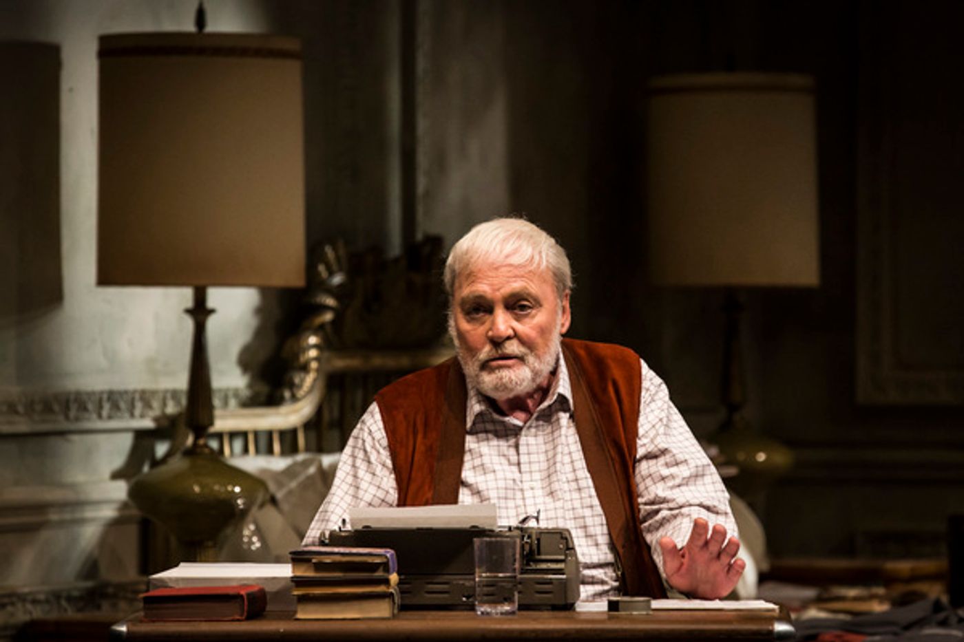 Photo Flash: First Look at Stacy Keach as Ernest Hemingway in PAMPLONA at the Goodman  Image