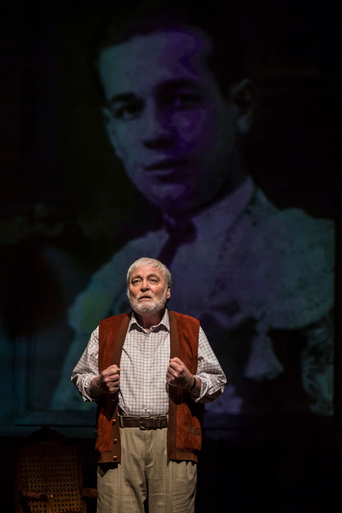 Photo Flash: First Look at Stacy Keach as Ernest Hemingway in PAMPLONA at the Goodman  Image