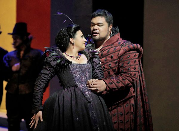 Amina Edris and Pene Pati Photo