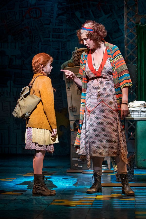 Photo Flash: We Think She's Gonna Like It Here! First Look at ANNIE in the West End — photo 4 of 11