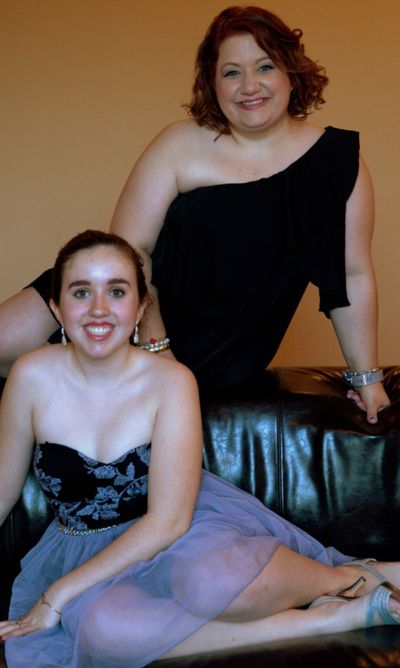 Rachel Knappenberger, Kirsten Almeida
 Photo