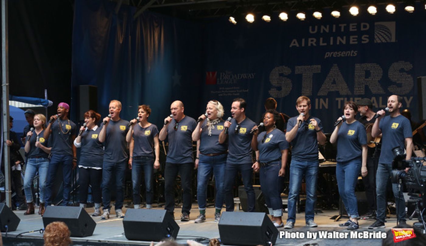 Photo Coverage: The Stars Sang Out! On Stage at Stars In The Alley  Image