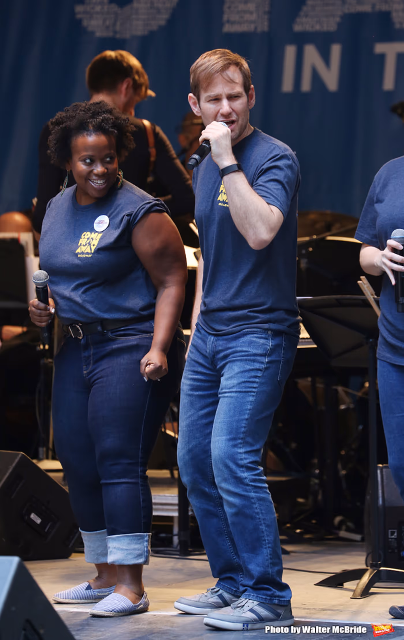 Photo Coverage: The Stars Sang Out! On Stage at Stars In The Alley  Image