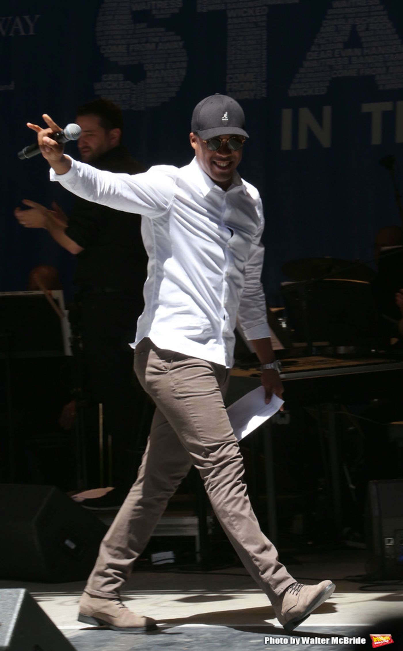 Photo Coverage: The Stars Sang Out! On Stage at Stars In The Alley  Image