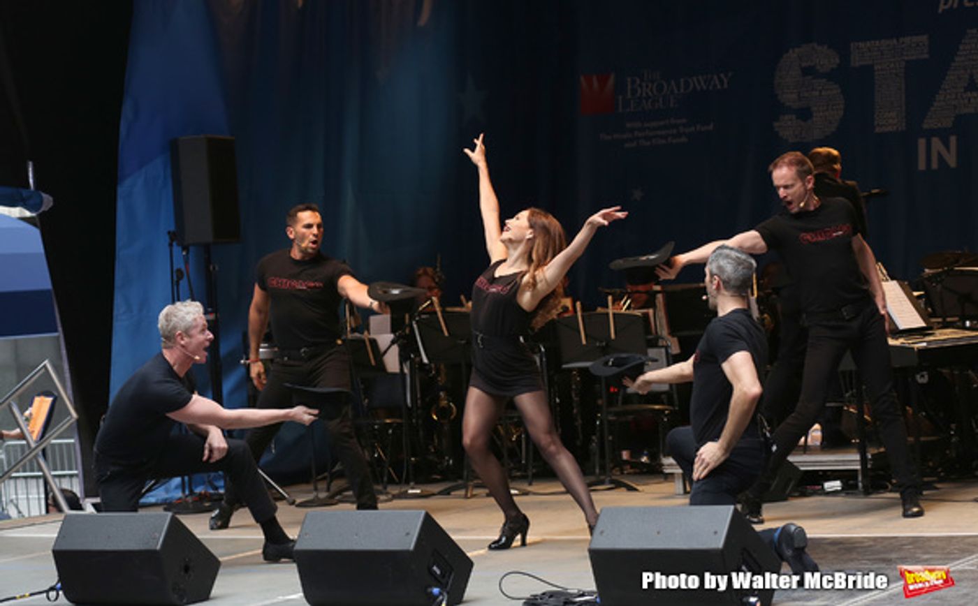 Photo Coverage: The Stars Sang Out! On Stage at Stars In The Alley  Image