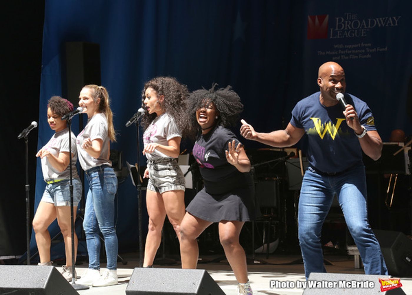 Photo Coverage: The Stars Sang Out! On Stage at Stars In The Alley  Image