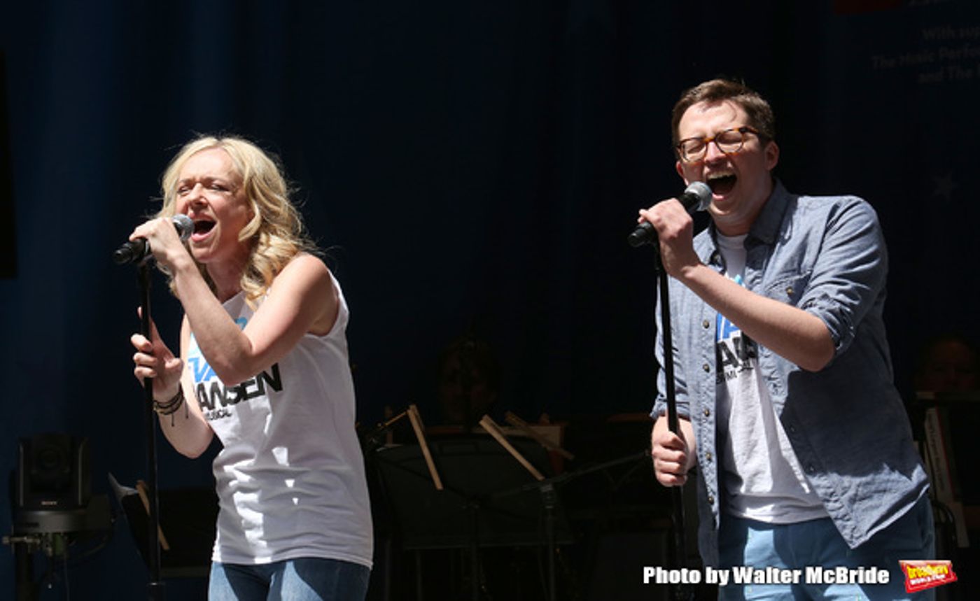Photo Coverage: The Stars Sang Out! On Stage at Stars In The Alley  Image