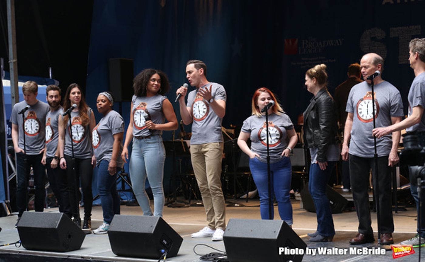 Photo Coverage: The Stars Sang Out! On Stage at Stars In The Alley  Image