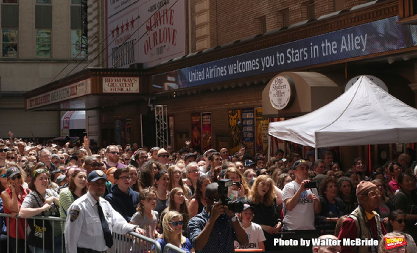 Photo Coverage: The Stars Sang Out! On Stage at Stars In The Alley  Image