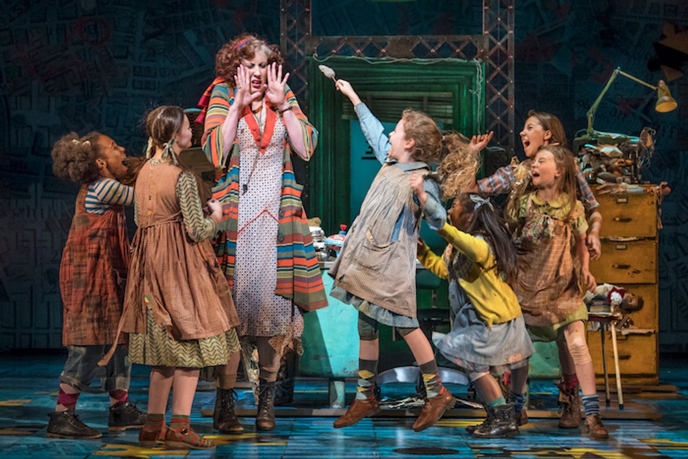 Photo Flash: Miranda Hart-Starring ANNIE Opens In The West End  Image