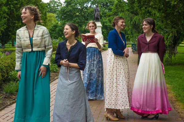 Beth Josephsen, Elizabeth Harelik, Emily Grim, Olivia Sawatzki and Joelle Odoguardi Photo