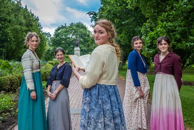 Elizabeth Harelik, Olivia Sawatzki, Joelle Odoguardi, Emily Grim and Beth Josephsen Photo