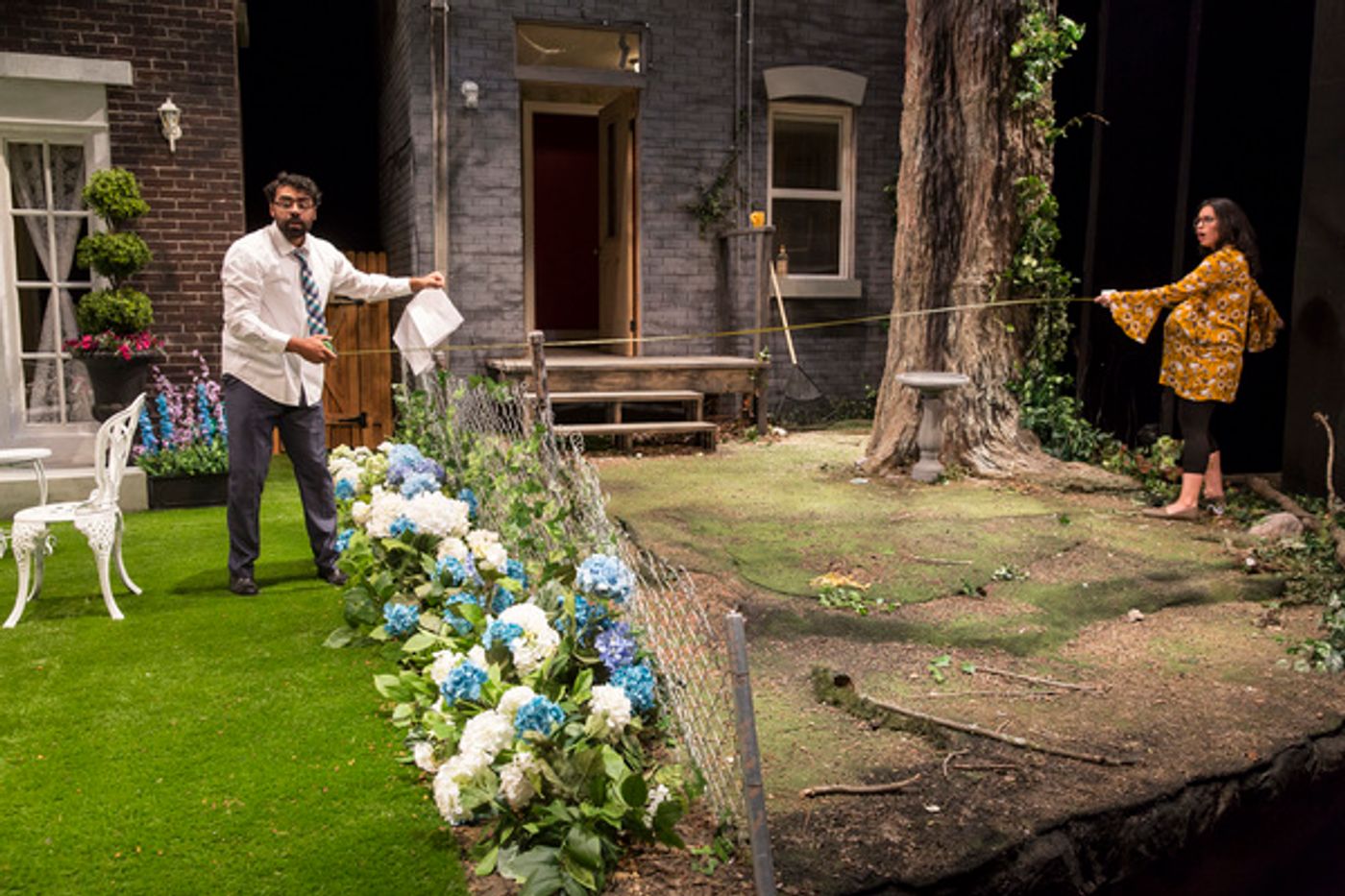 Photo Flash: First Look at NATIVE GARDENS at Victory Gardens Theater  Image