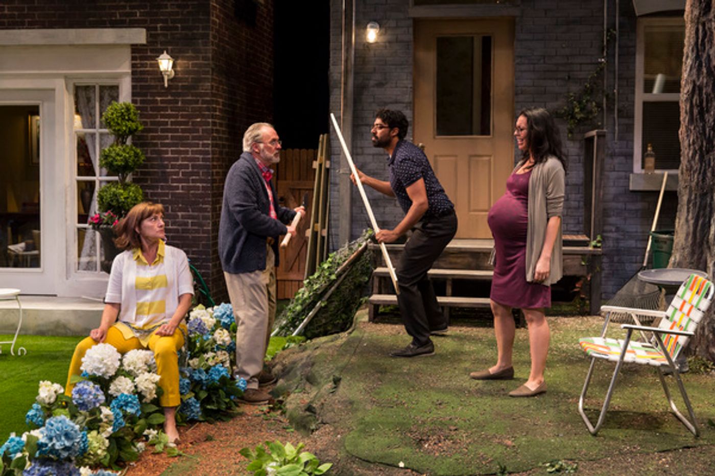 Photo Flash: First Look at NATIVE GARDENS at Victory Gardens Theater  Image