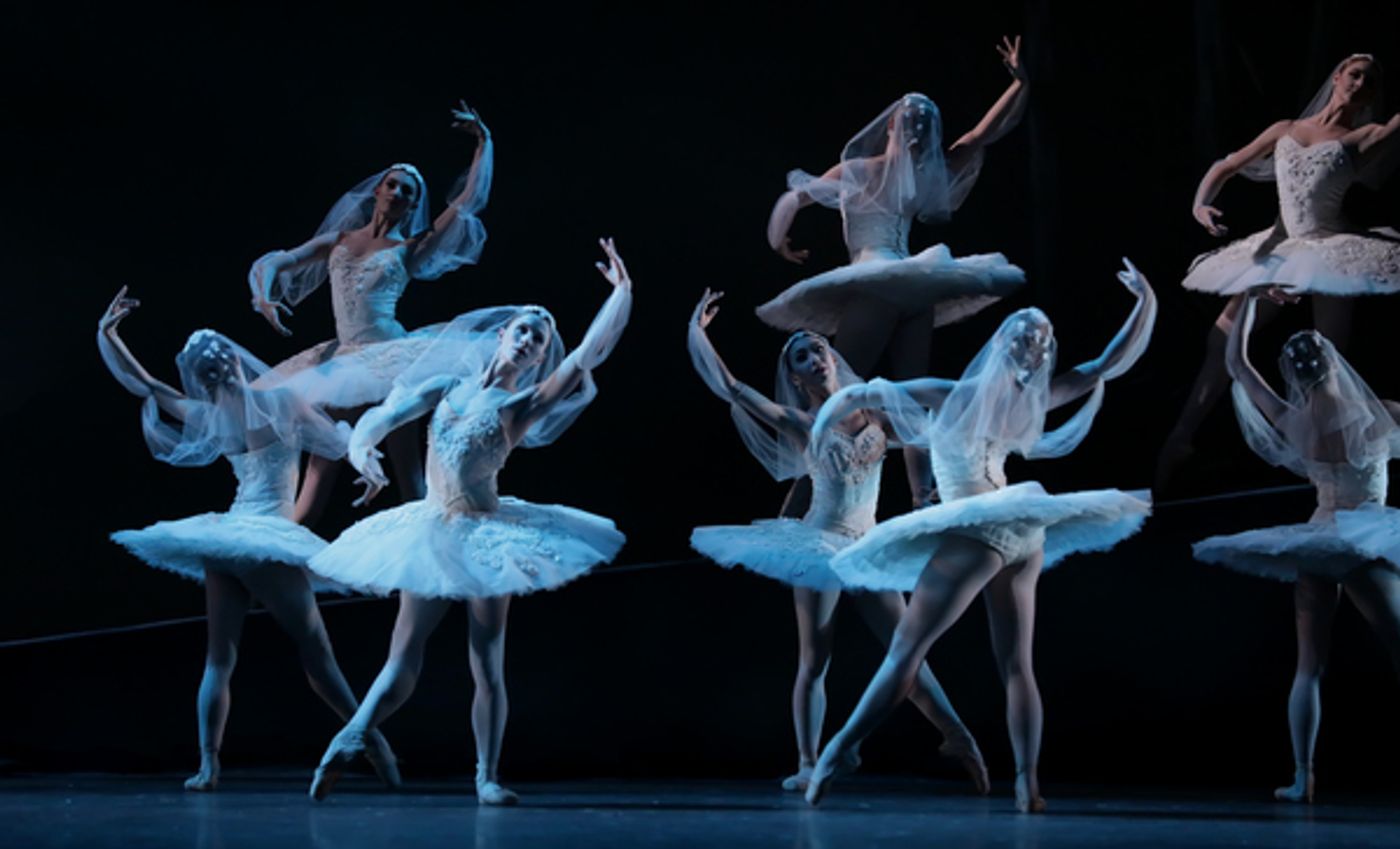 Photo Flash: Houston Ballet Caps Season with Stanton Welch's LA BAYADERE  Image