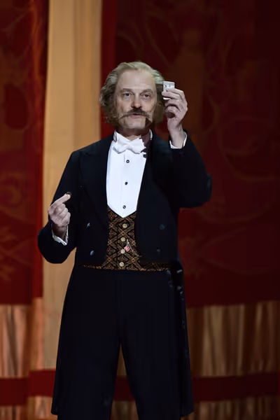 David Hyde Pierce Photo