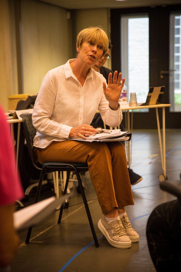 Liz Robertson  Photo
