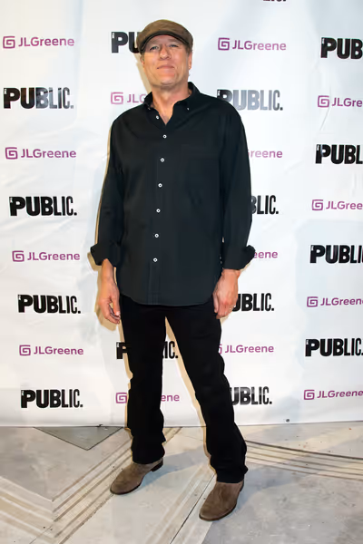 Gregg Henry Photo