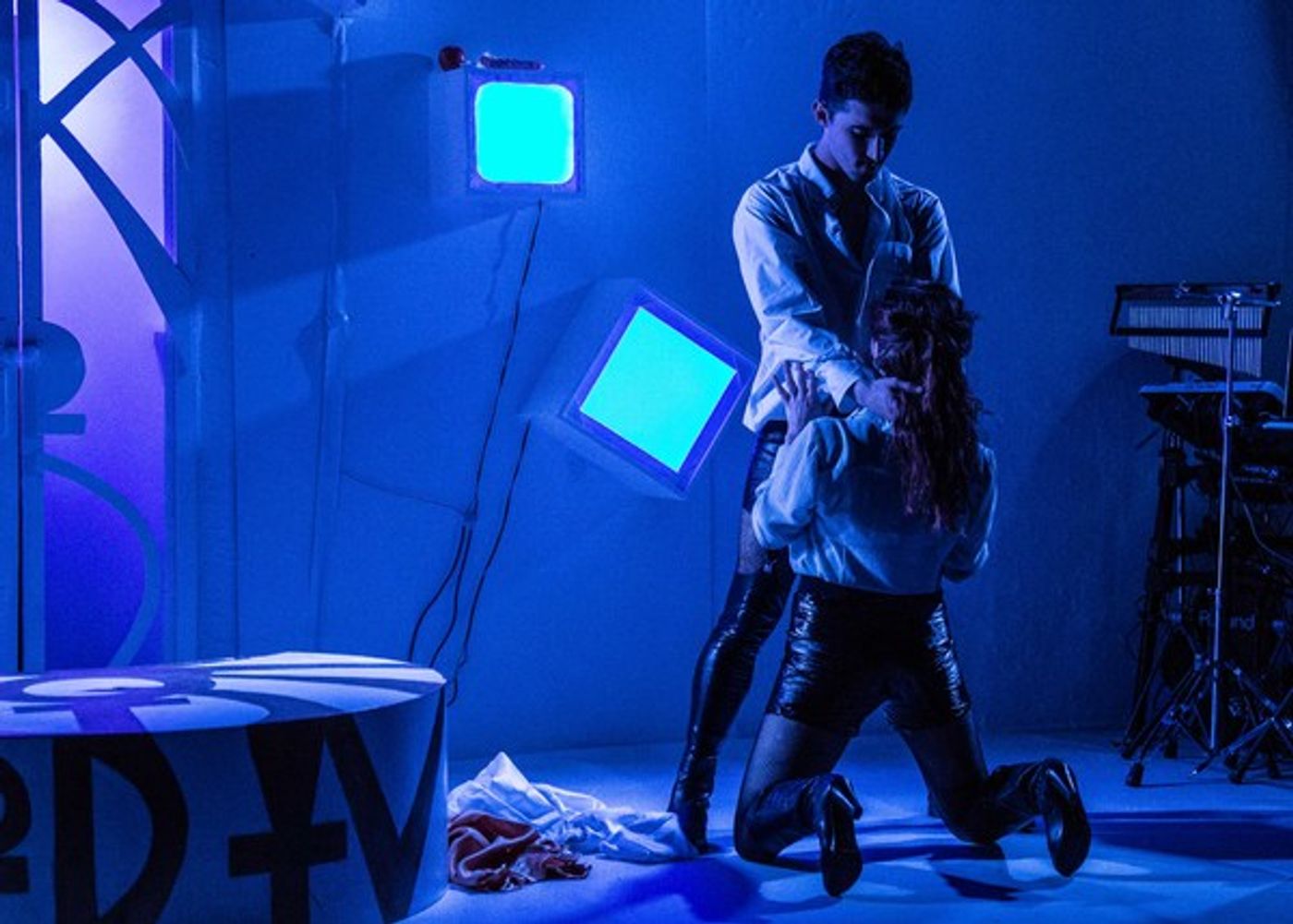 Photo Flash: First Look at HOLY CRAP, Opening Tonight at King's Head Theatre Photo Flash: First Look at HOLY CRAP, Opening Tonight at King's Head Theatre Image