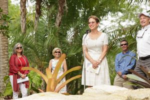 Elayna Toby Singer, Sandy Smith, Margaret Blume, Ron Rice and Dr. Robert Blume @ BroadwayWorld Elayna Toby Singer, Sandy Smith, Margaret Blume, Ron Rice and Dr. Robert Blume Photo