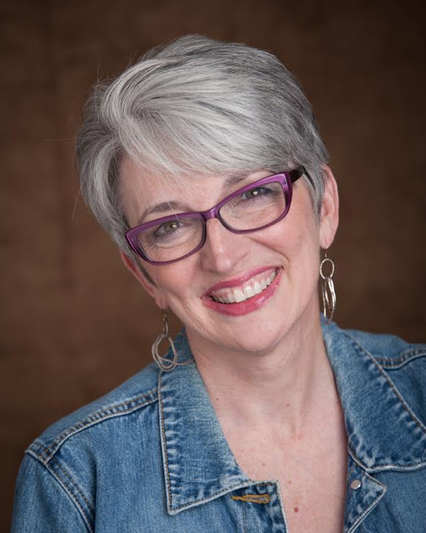 FRIDAY 5 (+1) on Thursday: MARY POPPINS' Beverly Grant & Teal Davis  Image