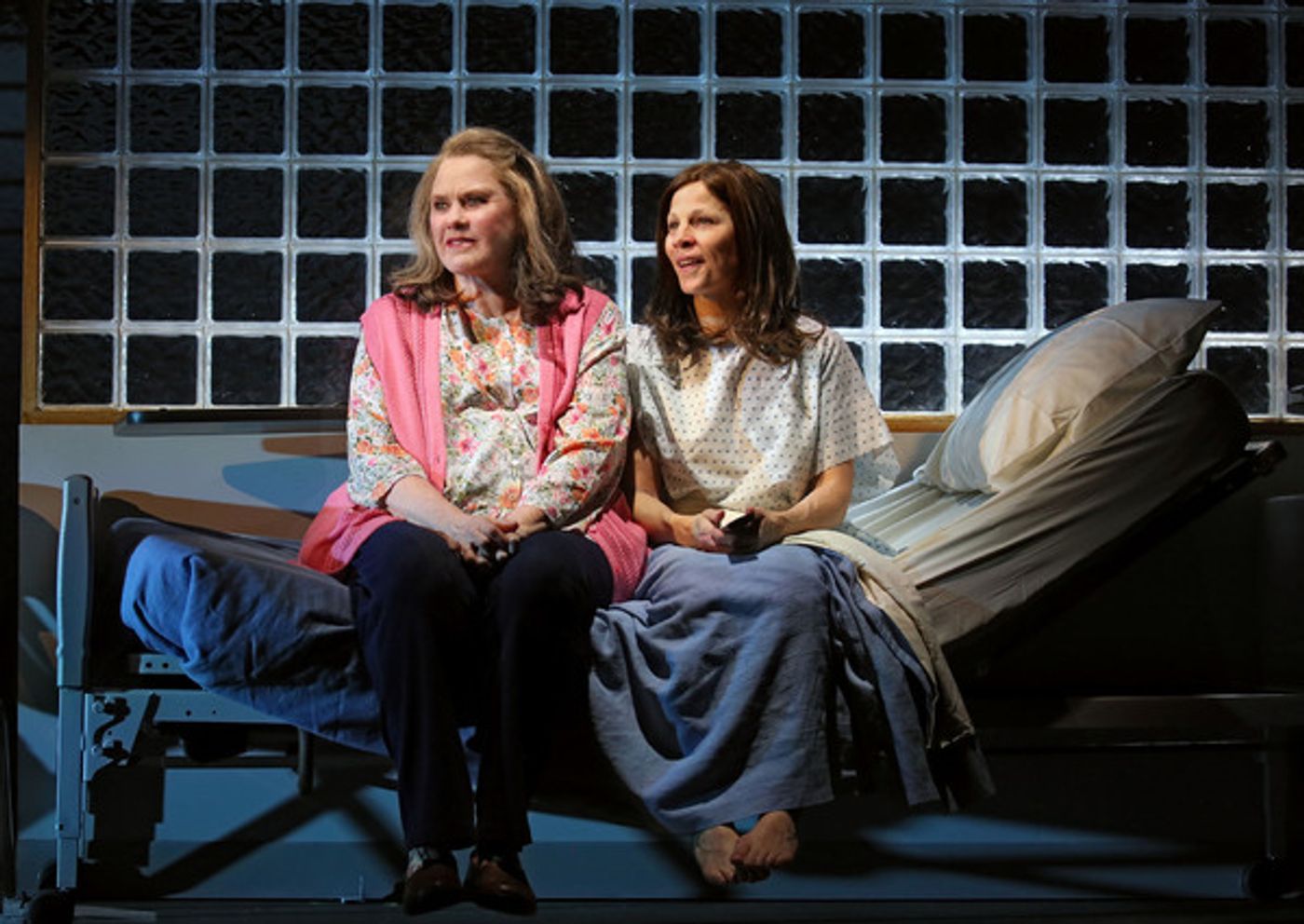Photo Flash: First Look at Janeane Garofalo, Lili Taylor and Celia Weston in MARVIN'S ROOM  Image