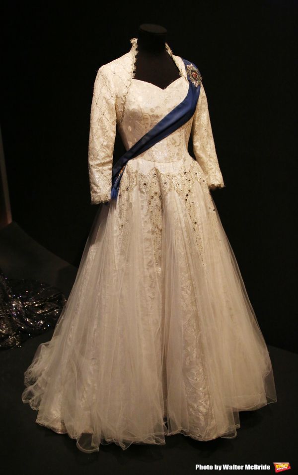 Helen Mirren Costume  Photo