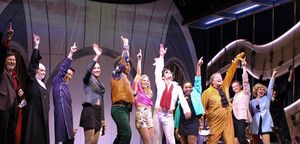 Warren Kelley, Catherine Walker, Whit K. Lee, Emily Jeanne Phillips, Curtis Wiley, Laura Woyasz, Eric Sciotto, Badia Farha, Jim Borstelmann, Jeff Kready, Jayme Wappel, Michael Biren @ BroadwayWorld Warren Kelley, Catherine Walker, Whit K. Lee, Emily Jeanne Phillips, Curtis Wiley, La Photo
