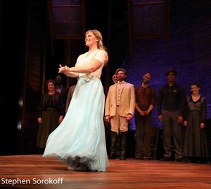 Elizabeth Stanley, @ BroadwayWorld Elizabeth Stanley, Photo