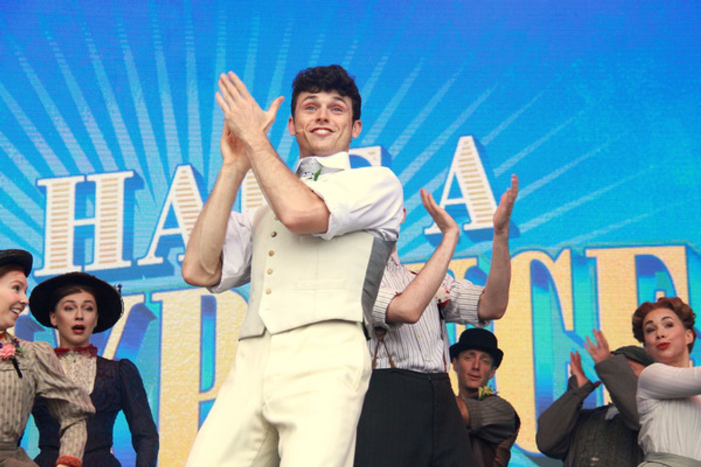 Photo Flash: Flash Bang Wallop! HALF A SIXPENCE Plays WEST END LIVE 2017  Image