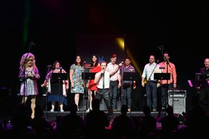 Alan Cumming and company Photo