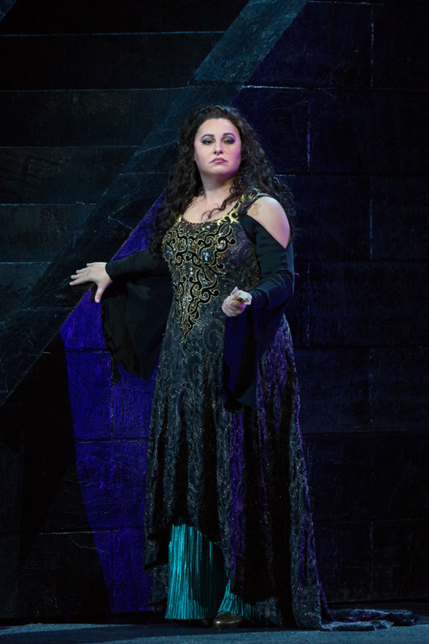 Photo Flash: Plácido Domingo Returns to the Big Screen as the Title King in NABUCCO  Image