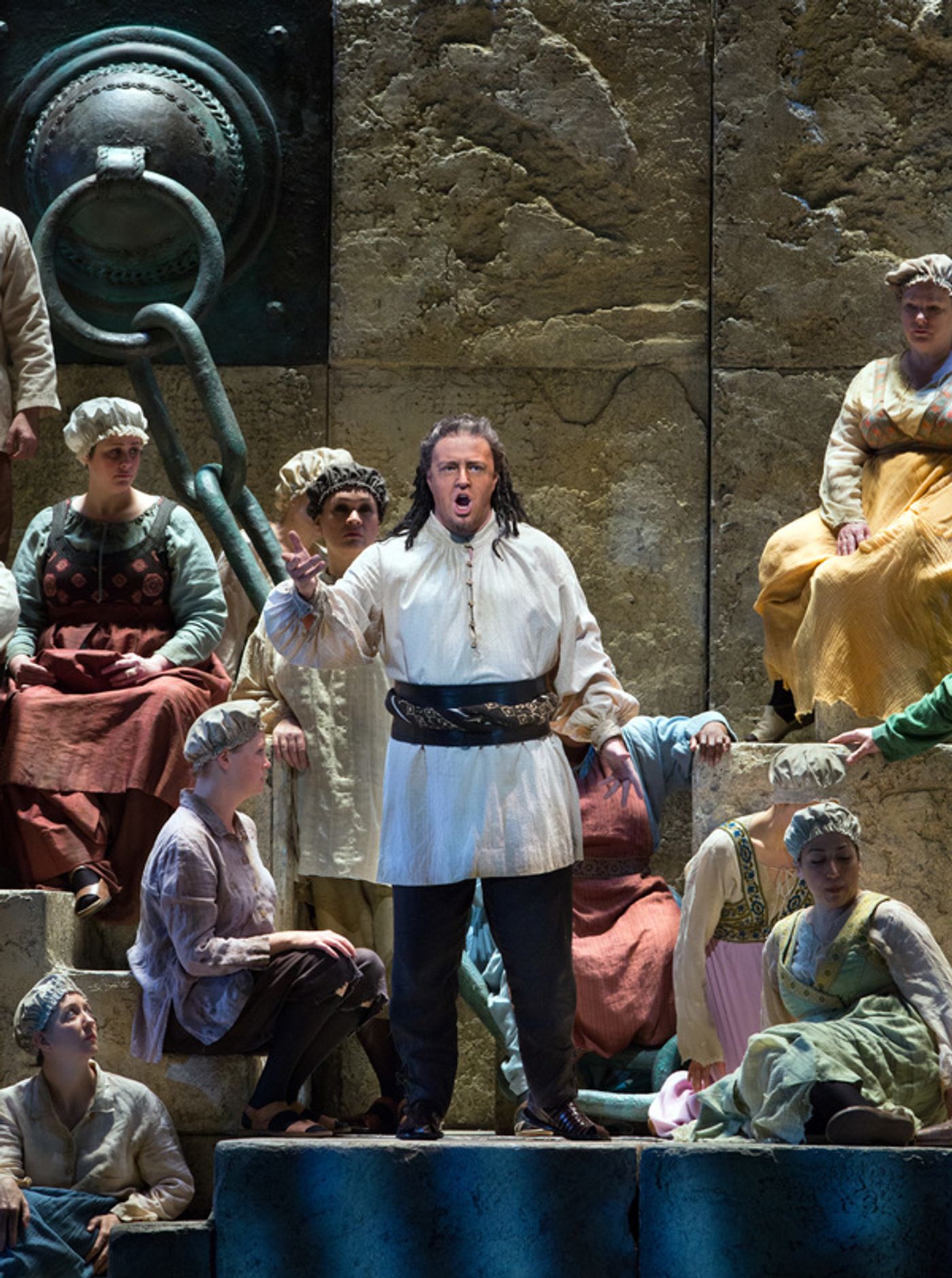 Photo Flash: Plácido Domingo Returns to the Big Screen as the Title King in NABUCCO  Image