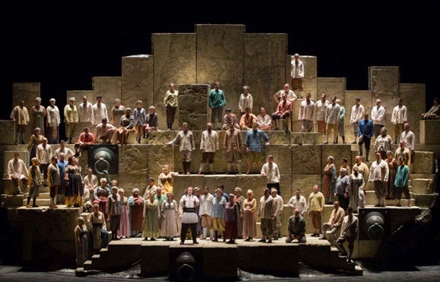 Photo Flash: Plácido Domingo Returns to the Big Screen as the Title King in NABUCCO  Image