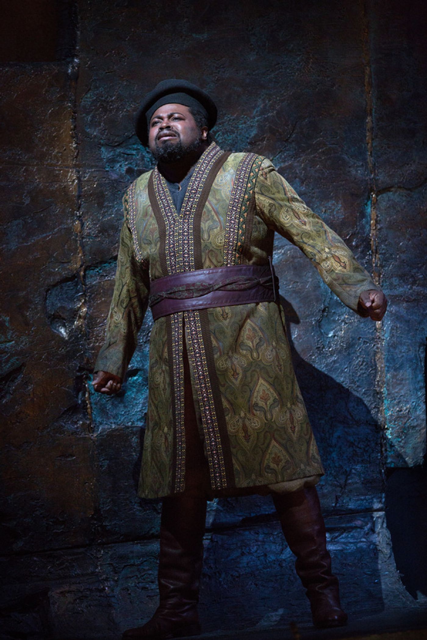 Photo Flash: Plácido Domingo Returns to the Big Screen as the Title King in NABUCCO  Image