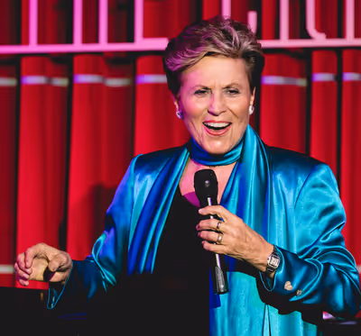 Lorna Dallas Photo
