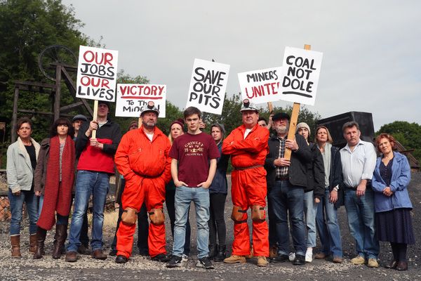 Greg Yates, Ash Matthews, Time Jones, and ensemble Photo