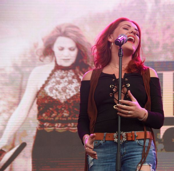 Rachel Tucker Photo