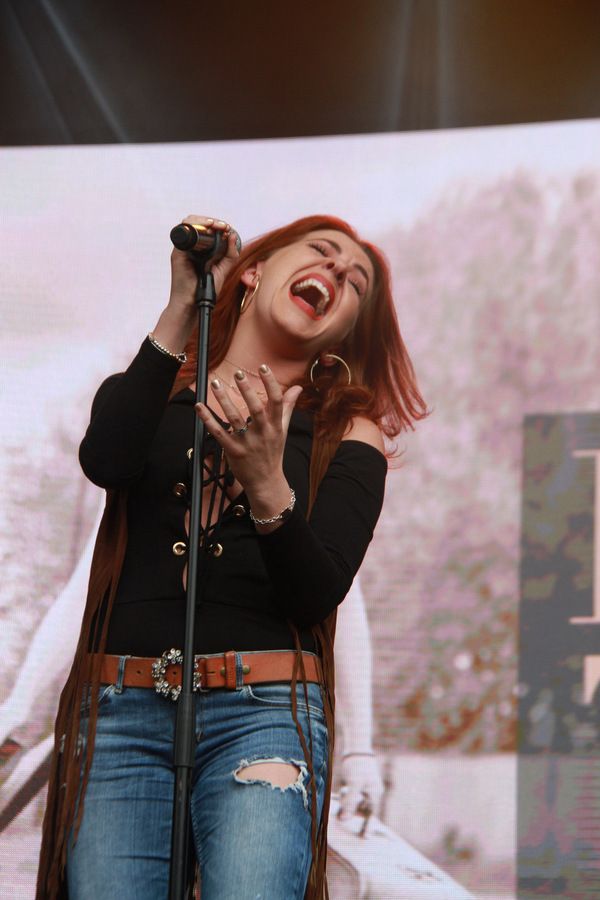 Rachel Tucker Photo